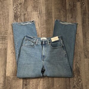 Abercrombie & Fitch High-Rise '90s Relaxed Jeans - Size 28/6 Short